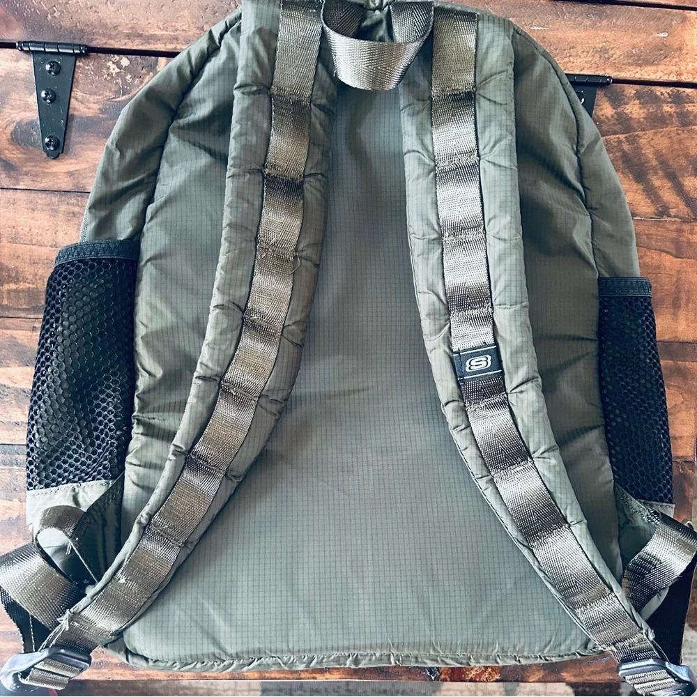 Skechers 16” Army Green Backpack Mesh Pockets & Padded Straps